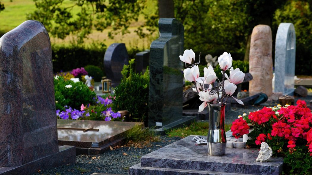 Comment choisir la pierre tombale d'un proche ?