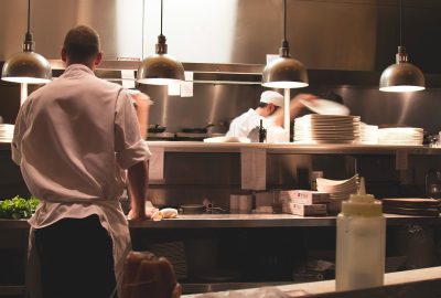 Comprendre l'importance de l'entretien régulier de la hotte de cuisine professionnelle