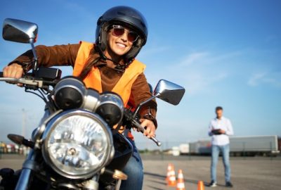 Assurance moto tous risques ou tiers : quelle formule privilégier ?